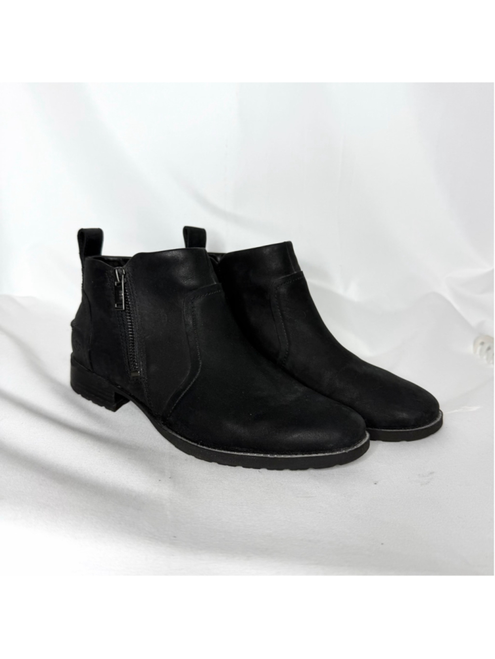 Women's UGG Black Waterproof Leather Ankle Boots Size 8